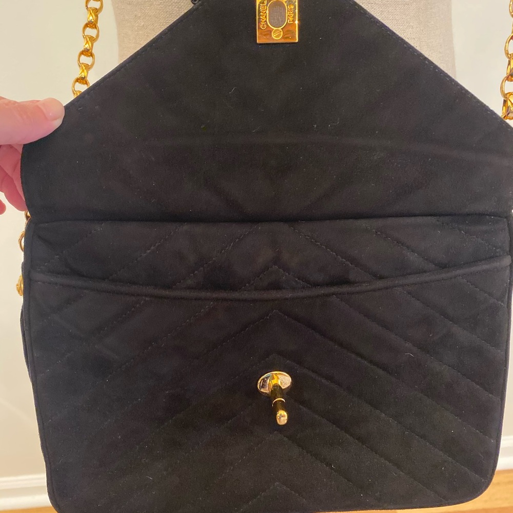 Vintage Authentic Chanel Black Suede Purse - Picture 5 of 16